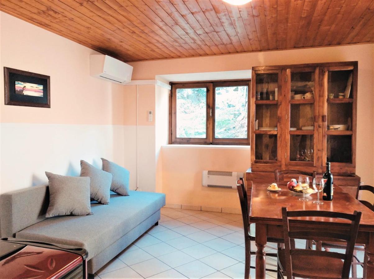 Trarego Haus Apartment ภายนอก รูปภาพ