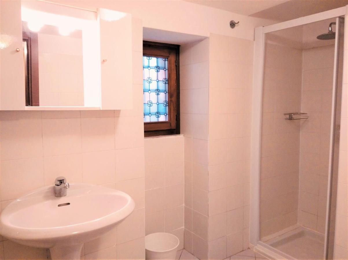 Trarego Haus Apartment ภายนอก รูปภาพ