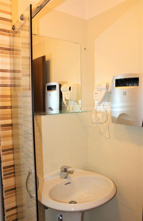 Trarego Haus Apartment ภายนอก รูปภาพ
