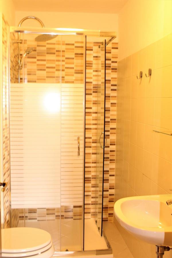 Trarego Haus Apartment ภายนอก รูปภาพ